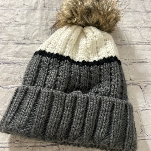 THREAD SHED WINTER WONDERLAND MULTI COLORED FLEECE LINED WOMENS HAT FUR POM O/S - Picture 3 of 9
